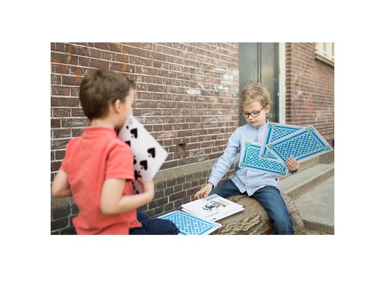 Gigantic playcards 