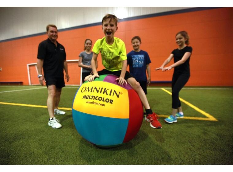 Omnikin® | Multicolor-pallo 84 cm Superkevyt pallo vahvalla päällisellä 