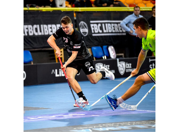 Sport-Thieme | Salibandykaukalo 40x20 m | IFF-hyväksytty | 2 vaunua 