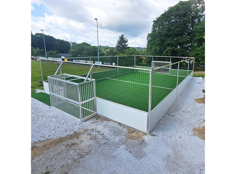 Moniareena Arena Pro 10 × 7 m Kestävä kenttä integroiduilla maaleilla 