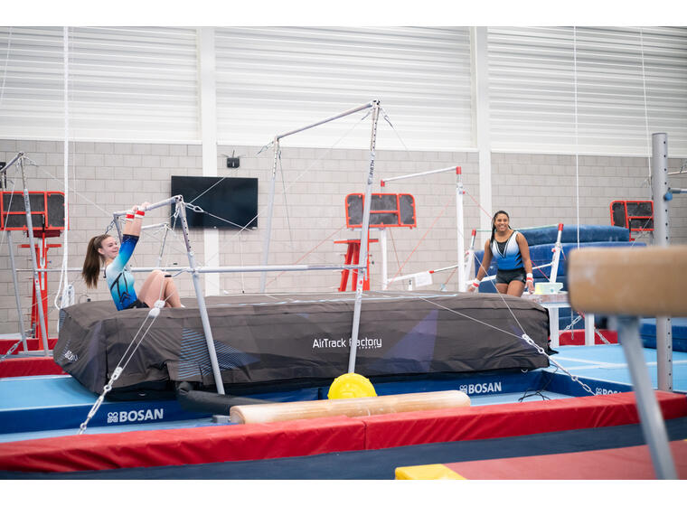 AirTrack | Alastulopatja Airbag S Ilmatäytteinen | 400 x 250 x 70 cm 