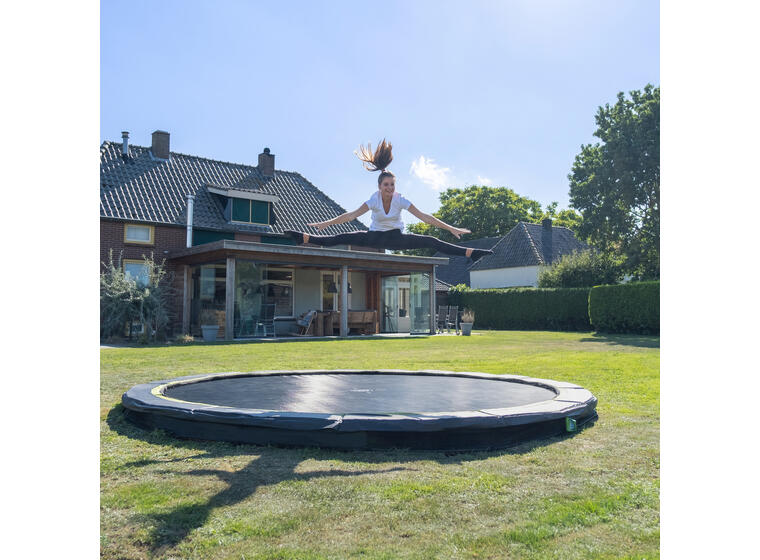 EXIT Silhouette ground sports trampoline 244 cm | Svart 
