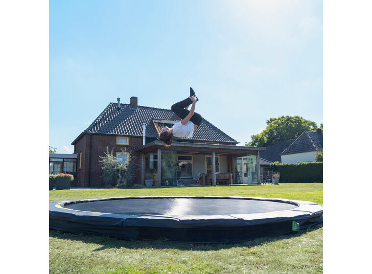 EXIT Silhouette ground sports trampoline 244 cm | Svart 