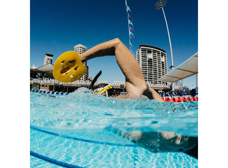 FINIS Manta Paddles S Strapless Swimming Paddles 