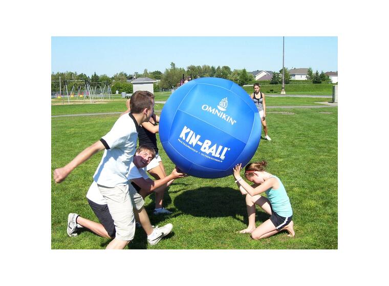 KIN-BALL® | Talvipaketti Sisältää 2 palloa, pumpun ja ideakirjan 