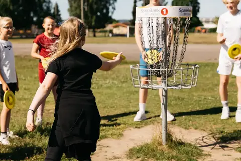 Frisbeegolf leikki Klubbensport.fi