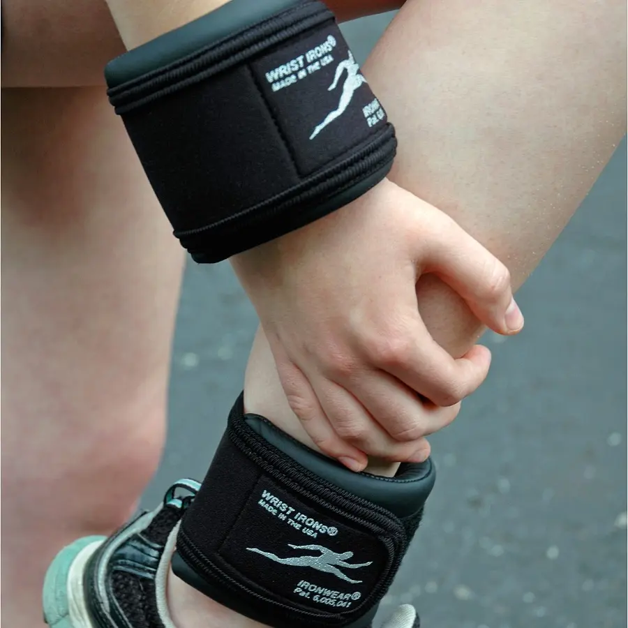 Nilkka- ja rannepainot Ironwear 2 kpl Tekonahkaa 2 x 0,45 kg 