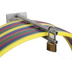 Sein&#228;teline vanteille Lukittava