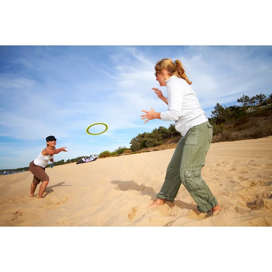 Frisbee Aerobie  Pro 33 cm Lentää uskomattoman pitkälle 