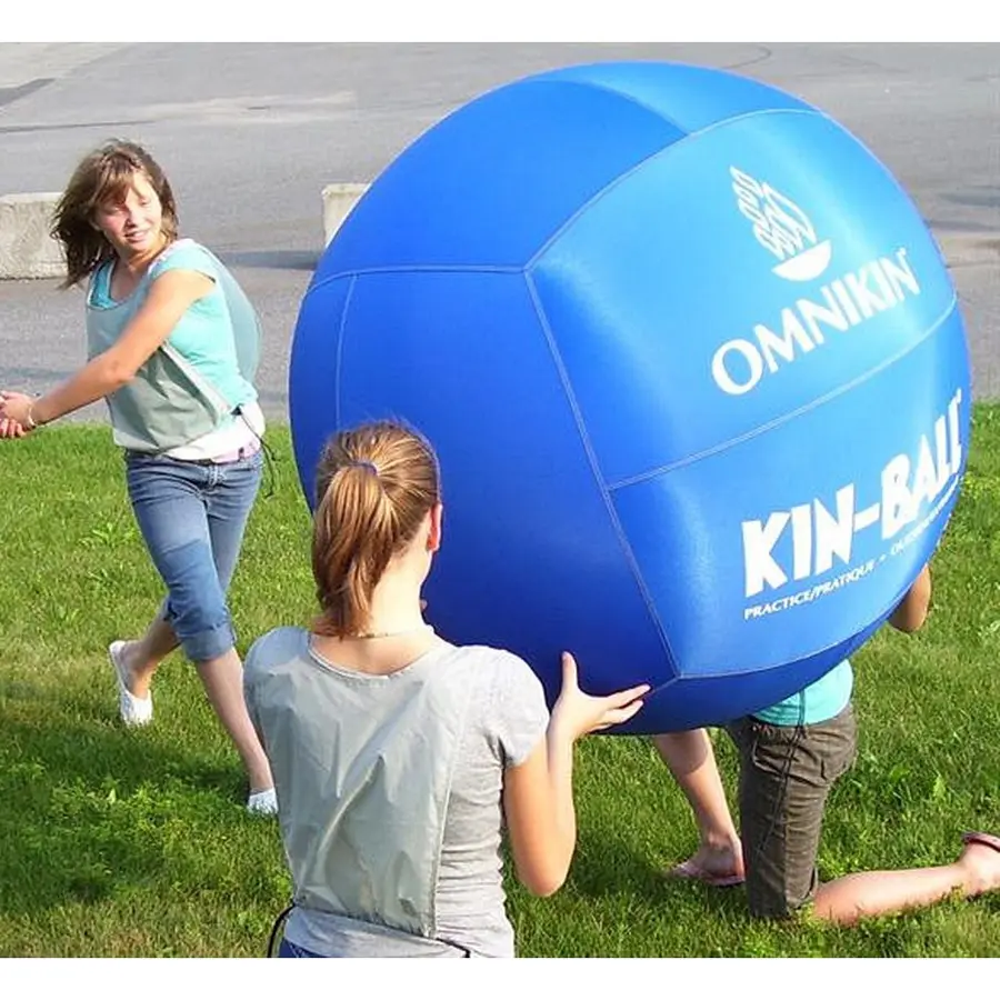 KIN-BALL (R) talvipaketti Sisältää 2 palloa, pumpun ja ideakirjan 