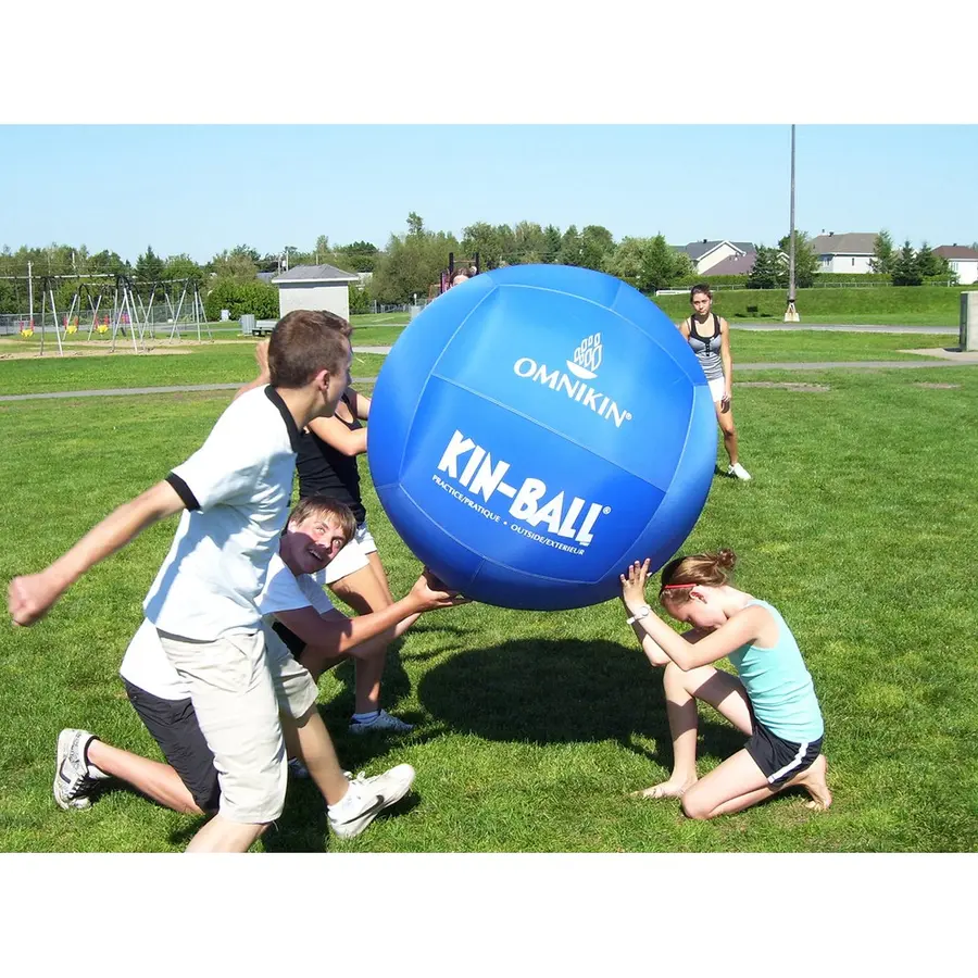 KIN-BALL (R) talvipaketti Sisältää 2 palloa, pumpun ja ideakirjan 