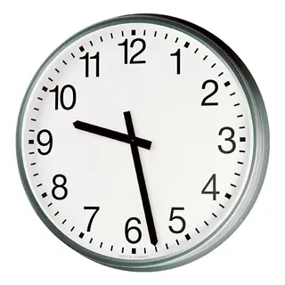 Peweta radiokello Pallonkest&#228;v&#228; S&#228;&#228;nkest&#228;v&#228; kello numeroilla