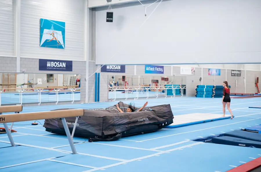 AirTrack | Alastulopatja Airbag S Ilmatäytteinen | 400 x 250 x 70 cm 