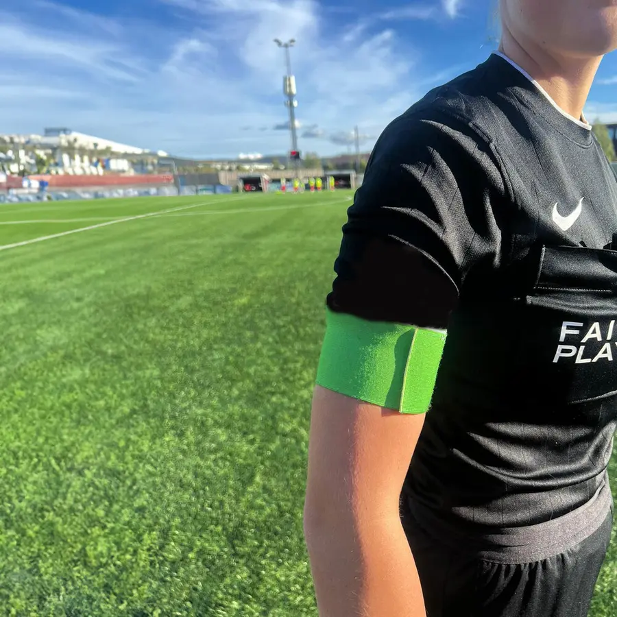 Grønt kapteinsbånd dommer NFF 