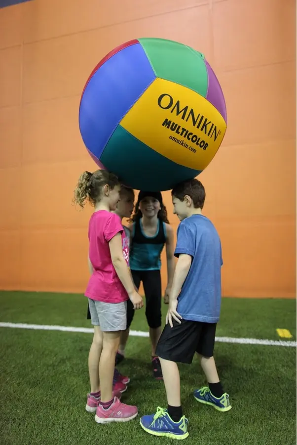 Omnikin® | Multicolor-pallo 84 cm Superkevyt pallo vahvalla päällisellä 