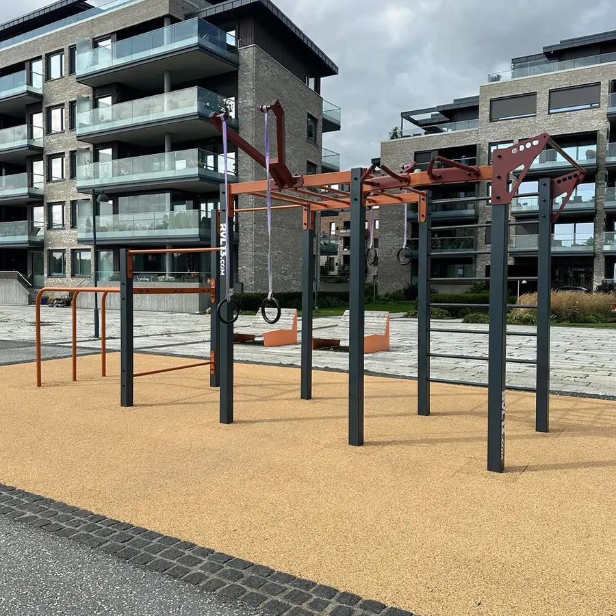 Tangen | Treeniteline Kuntoilurakenne | Ulkokäyttöön 