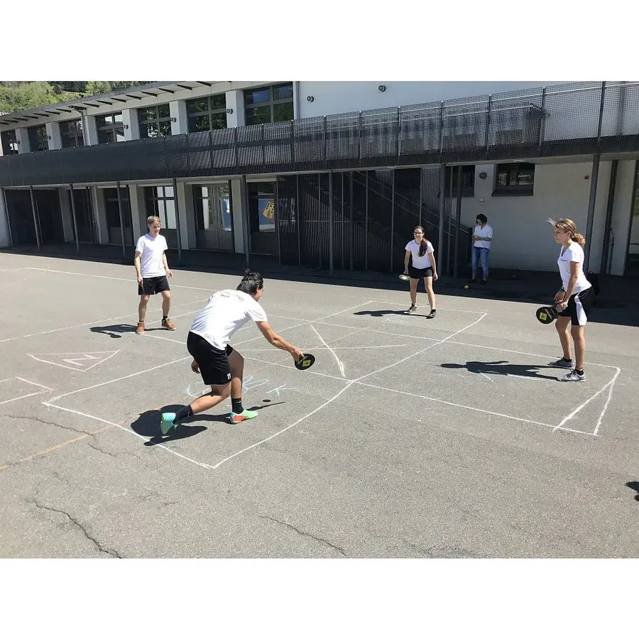 Street Racket | Koulusetti Uusi mailapeli kouluille ja ryhmille 