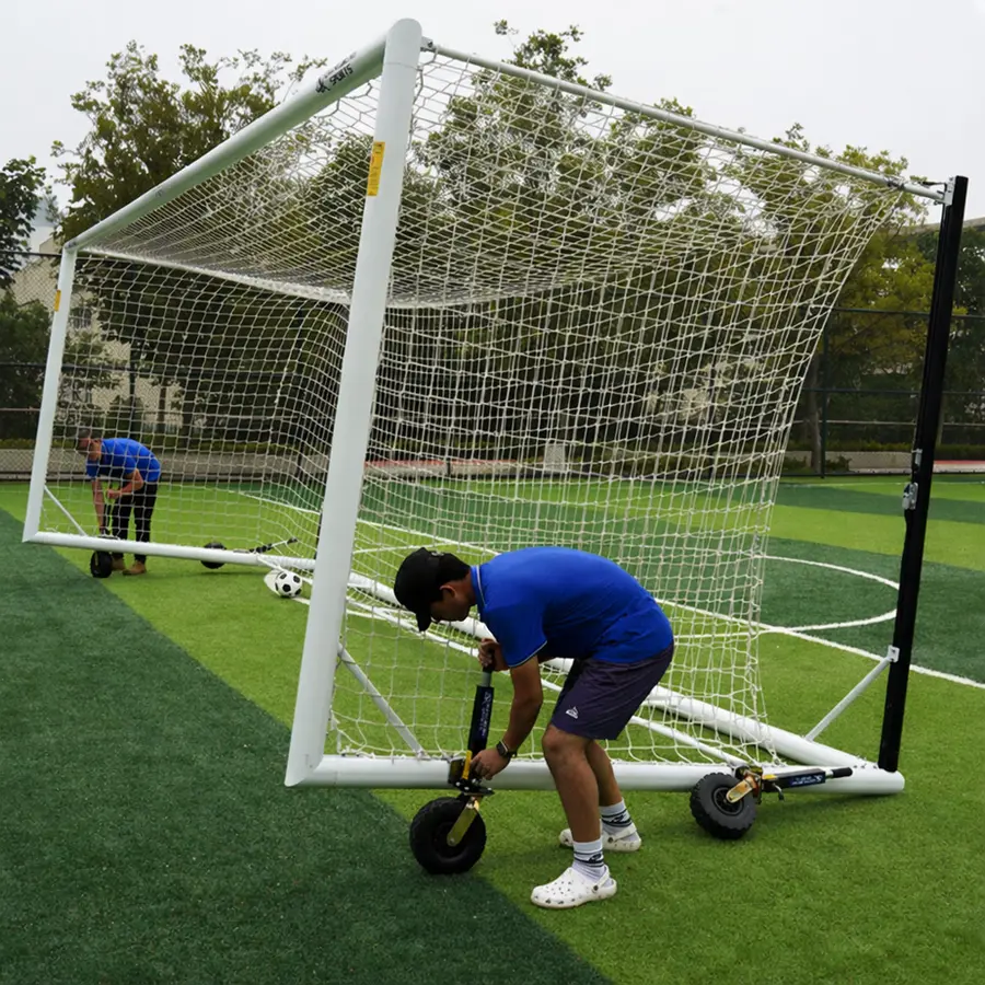 Klubben | Jalkapallomaali FIFA/UEFA-koko 7,32 x 2,44 m | 360° kääntyvät pyörät 