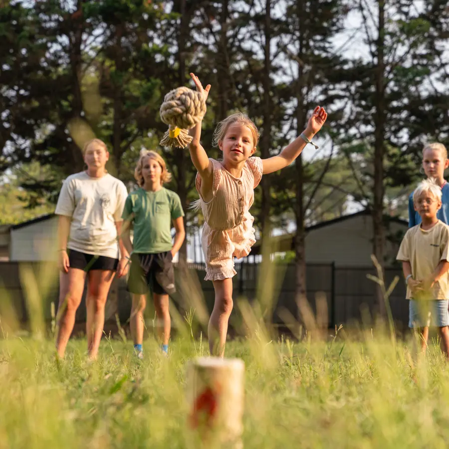 BS Toys | Kuutiopeli Knapsack | 2-6 pelaajalle 